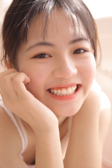 爆乳一丝丝不挂裸体大胸美女写真